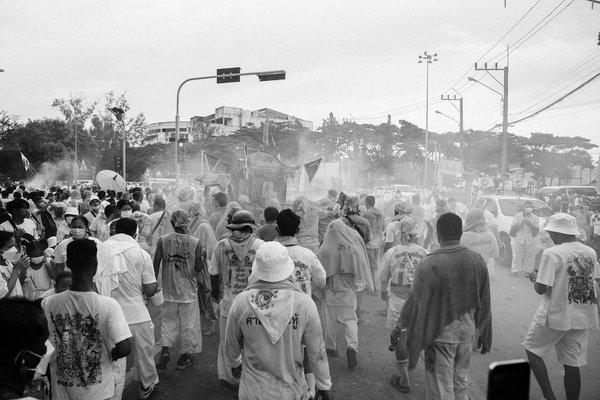 Comment les festivals de cinéma LGBTQ+ contribuent-ils à la visibilité et à l'inclusion ?